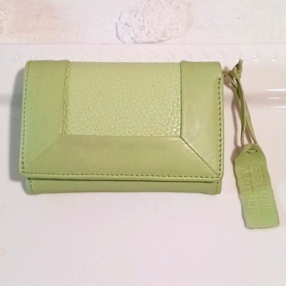 Beautiful. Genuine Leather Multi Compartment Wallet ⚜️ Sage Green ⚜️🥝⚜️🍐